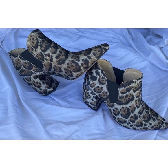 ANTONIO MELANI “Maxinee” Animal Print Block Heel 3” Ankle Satin Booties Sz 6.5M - Picture 1 of 16